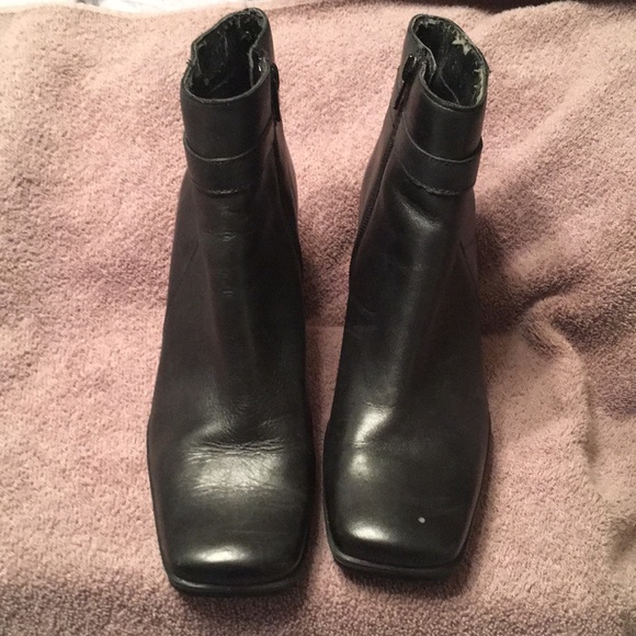Women’s ankle Boots - Picture 2 of 5